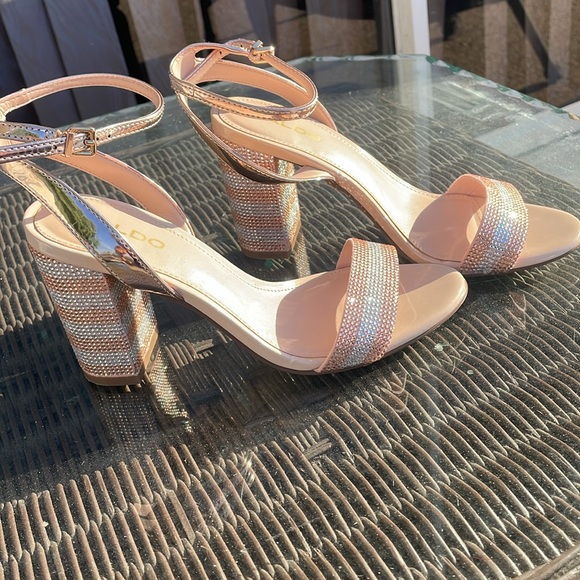 Aldo rose gold heels size 6 with sequins - Picture 11 of 11